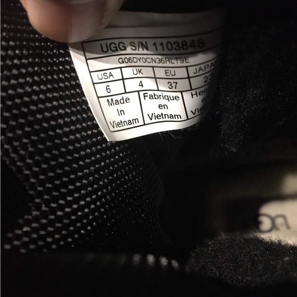 UGG Winter boots black US6 - Picture 11 of 11